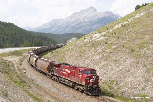 CP Helper #9571 westbound at Divide - August 2004