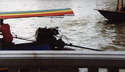 Longtail Boat - Bangkok (Th).jpg (99930 bytes)