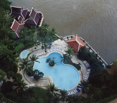 Shangri-La Pool - Bangkok (Th).jpg (146993 bytes)