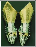 Steel Gauntlets (Gold Wrist-Guard)