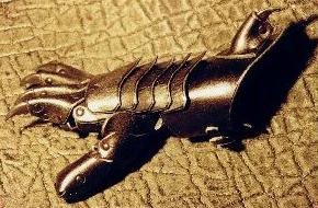 Talon Gauntlets With Bronze Claws