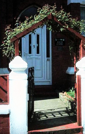 The Gate to the Baha'i Centre 2.jpg (83495 bytes)