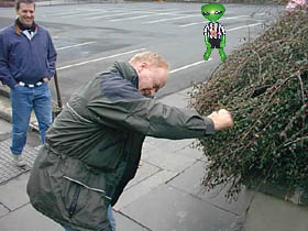 Screacher does a bit of hedge trimming, Hey if it's good enough for Watto, then It's good enough for me.