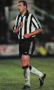 That can't be Steve Howey , can it?