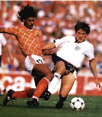 Pedro, hangs out in front of 80,000