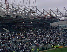 The mobile crane ontop or the stand