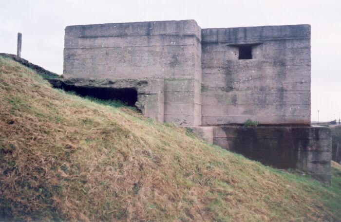 Barrow Dock railway-embankment pill-box type F/W23.