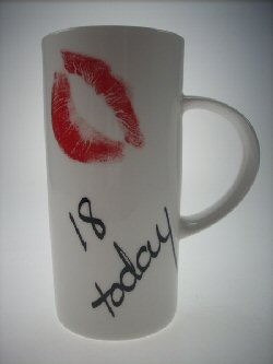 18 Today Lips Mug
