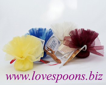 Lovespoon Wedding Favour with net pouch. Many different colour nets are available.