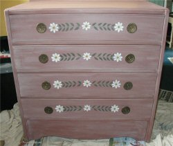 Daisy Chest