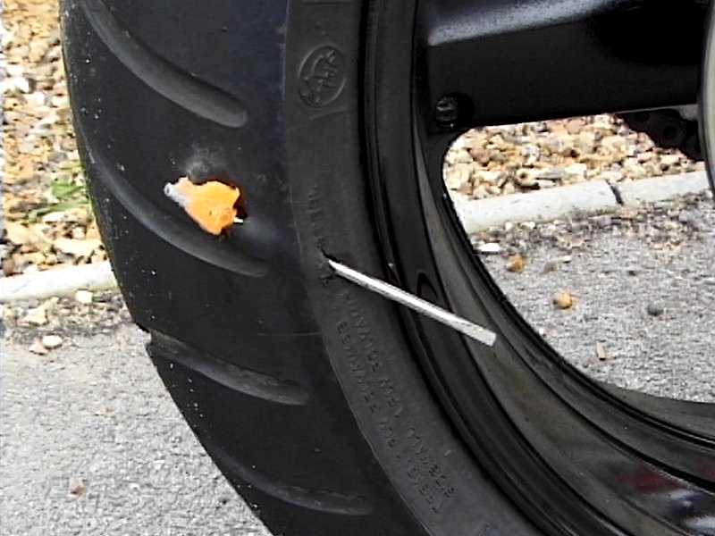 Tyre1.JPG (49749 bytes)