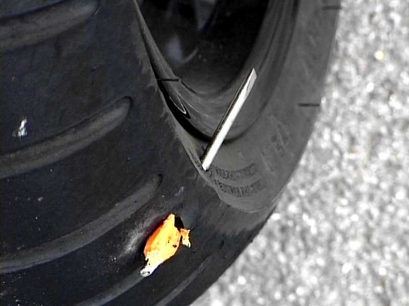 Tyre2.JPG (34392 bytes)