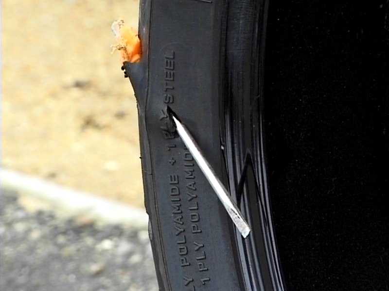 Tyre3.JPG (28761 bytes)