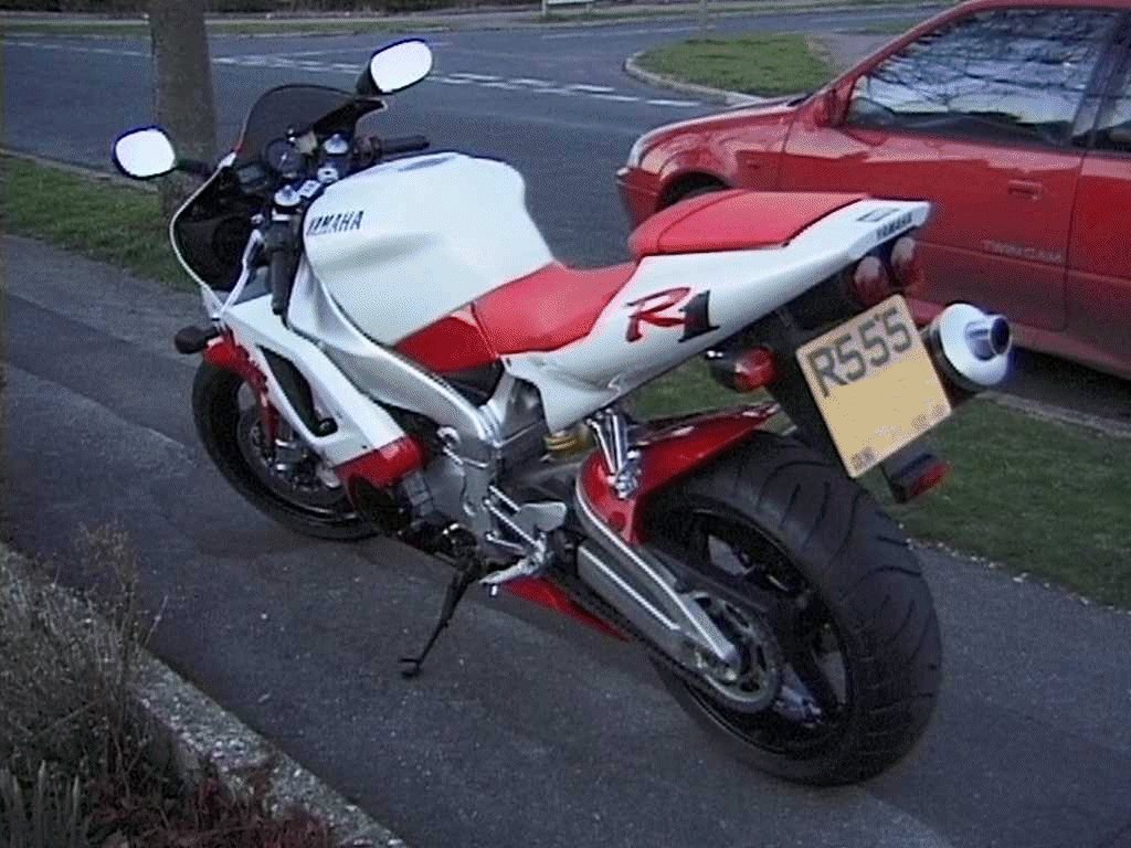 yzfr1pic3.jpg (150937 bytes)