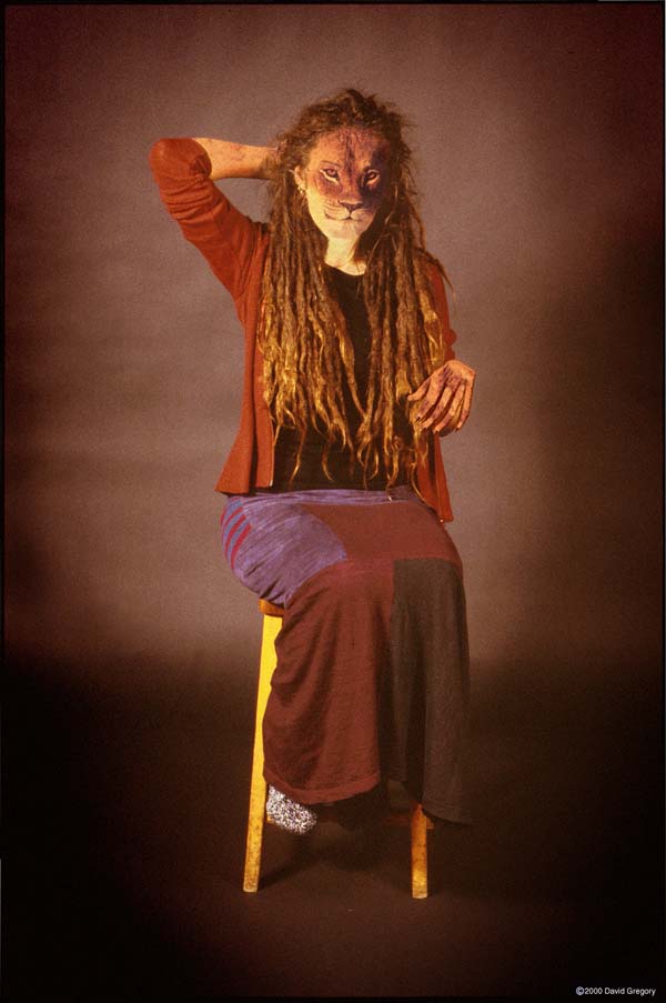 lionessbig.jpg (54839 bytes)