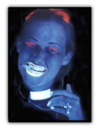 maria-uv-thumb.jpg (7957 bytes)
