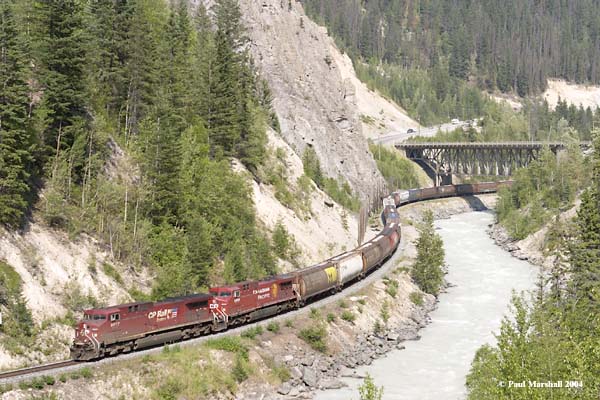 CP #9557 + #8624 westbound at Glenogle - August 2004