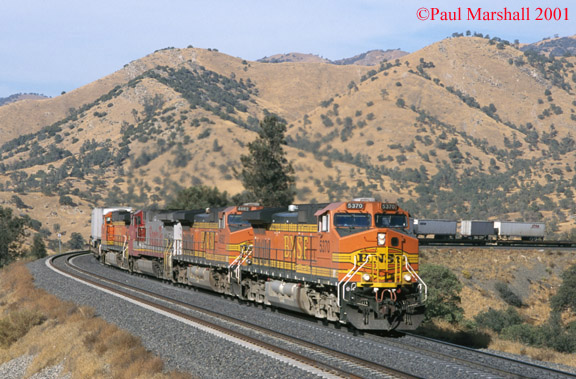 BNSF Dash 9 #5370 at Walong Oct 2001