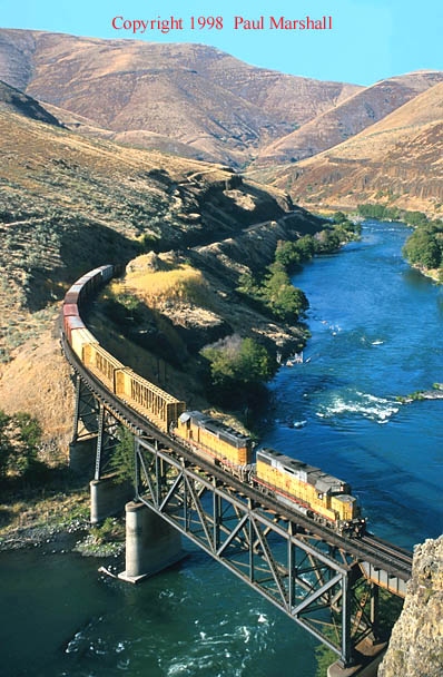 GP38-2 at Sherar Aug 1998