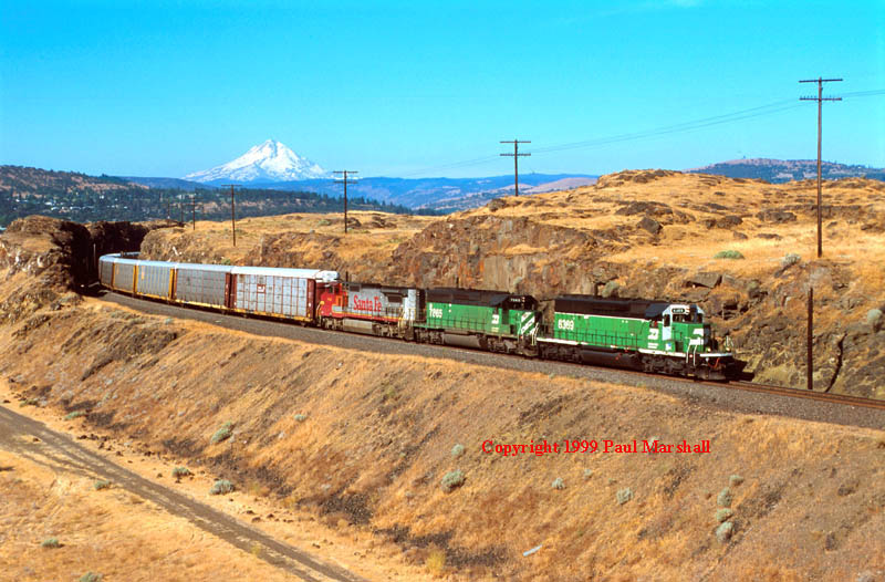 SD40-2 at Dallesport Aug 1999