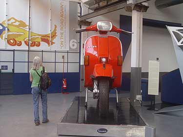 Giant-vespa.jpg