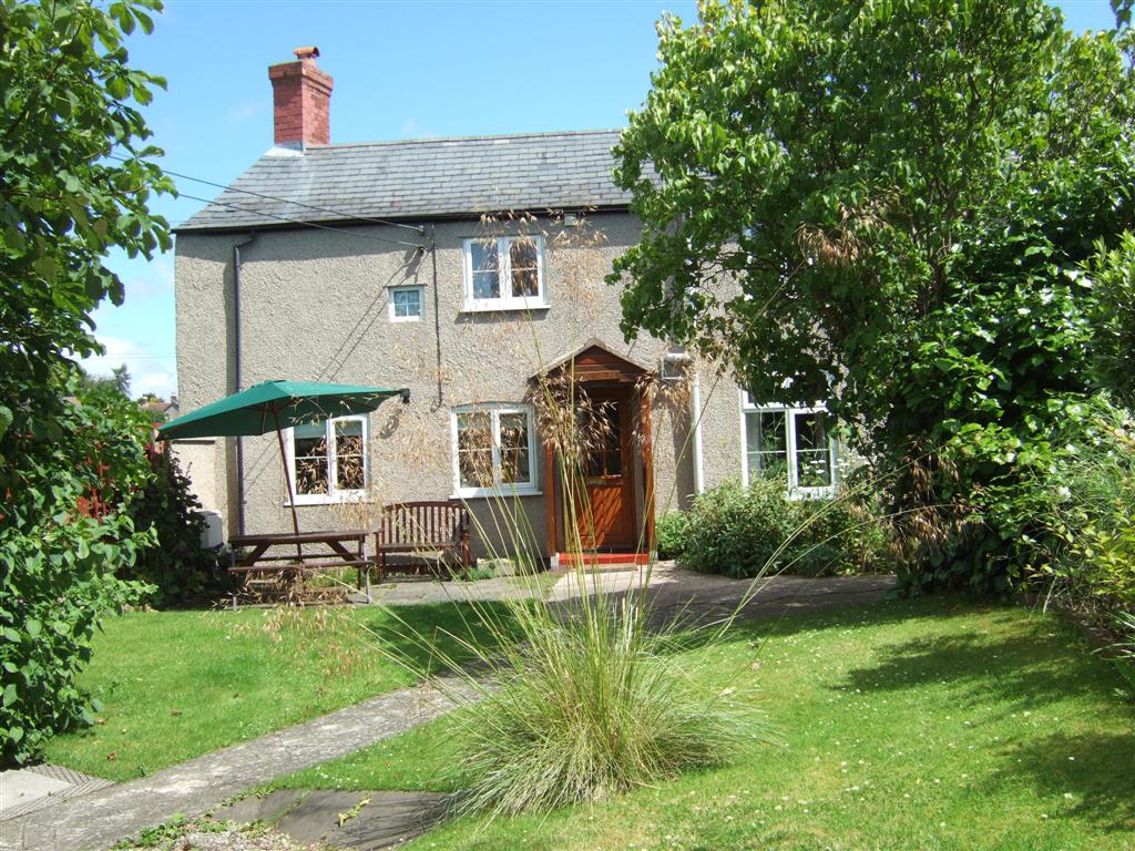 CLICK for more info on Glen Helen Cottage 1