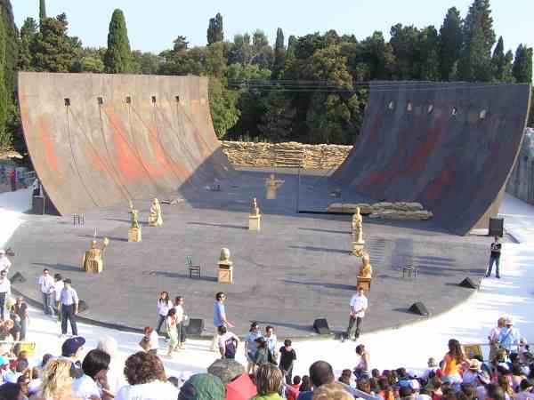 The skateboard park setting for Aeschylus' Seven Against Thebes.