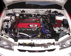 engine bay244.jpg (28008 bytes)