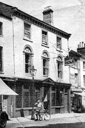 The Golden Lion, Leamington