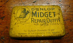 Dunlop Midget puncture repair outfit