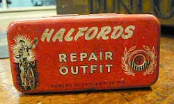 Halford De Luxe puncture repair outfit