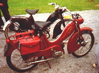 Comparison between the Bown and a Dutch moped