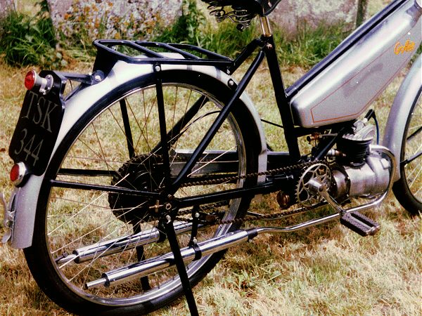 Twin exhausts on 1950 Cyc-Auto