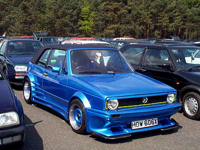 paul%27s_old_car_ugly_int.jpg