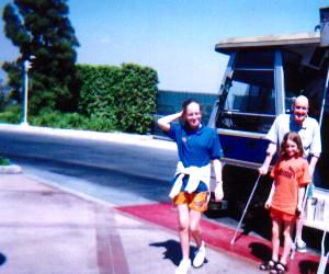 Getting off the tour bus in Universal Studios.