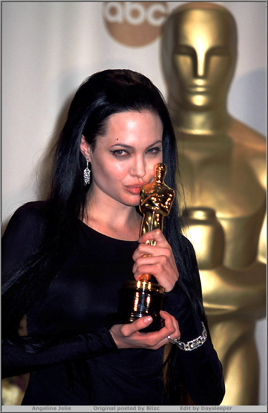 day108-edit-angelina_jolie_03.jpg 105.2K