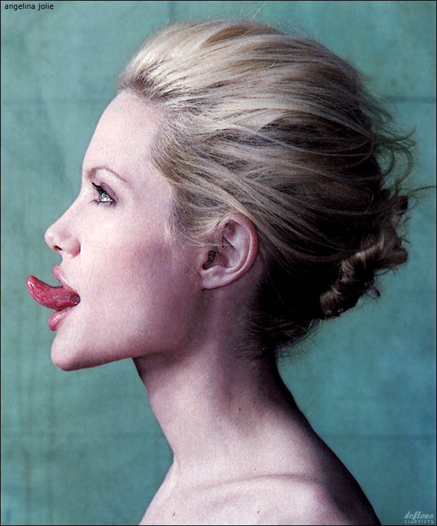 def291-AngelinaJolie03.jpg 71.9K