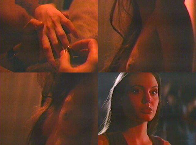 AJolie07a.jpg 26.1K