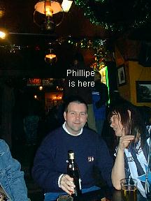 He's even trying to get in on Mungos picture.