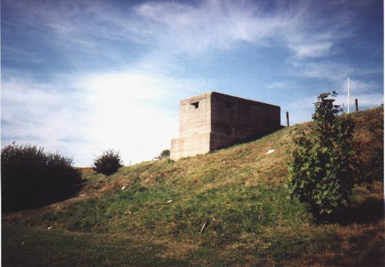 A type 23 pill-box in dominant position up this railway embankment.  Further images of this pill-box below.