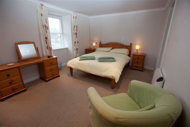 flat 8 bedroom