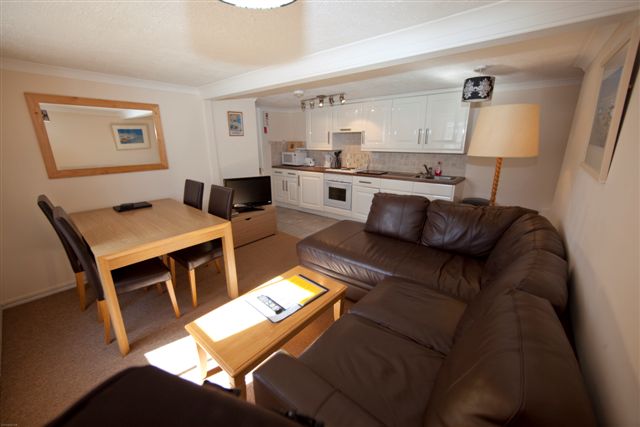 flat9 kitchen