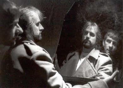 Merfyn Pierce Jones a Maldwyn John yn 'Wal'