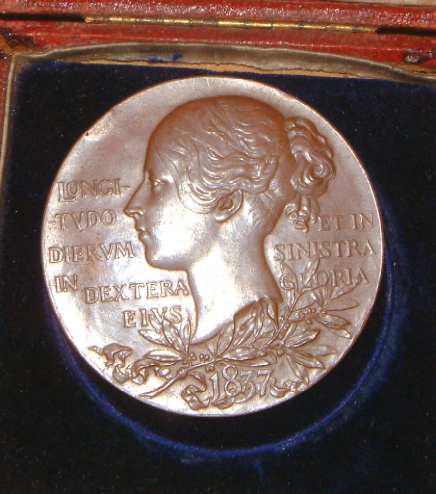 queenvicbronzemedal1897x.jpg